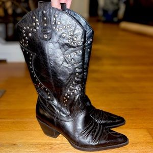 Reba Black leather boots w/nickel studs and beautiful details. 7.5 like new